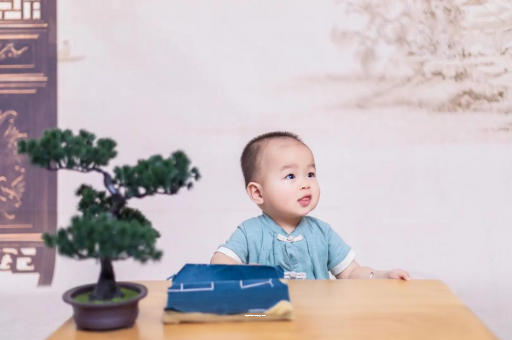 上杭宝宝眼屎多是什么原因